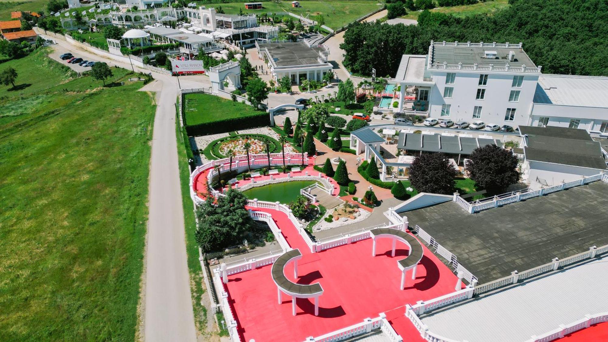 Queen Vali Palace Prilepnica Bagian luar foto